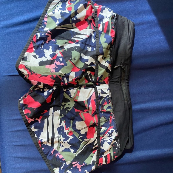 Lulu lemon shorts (size 6) - Picture 2 of 4